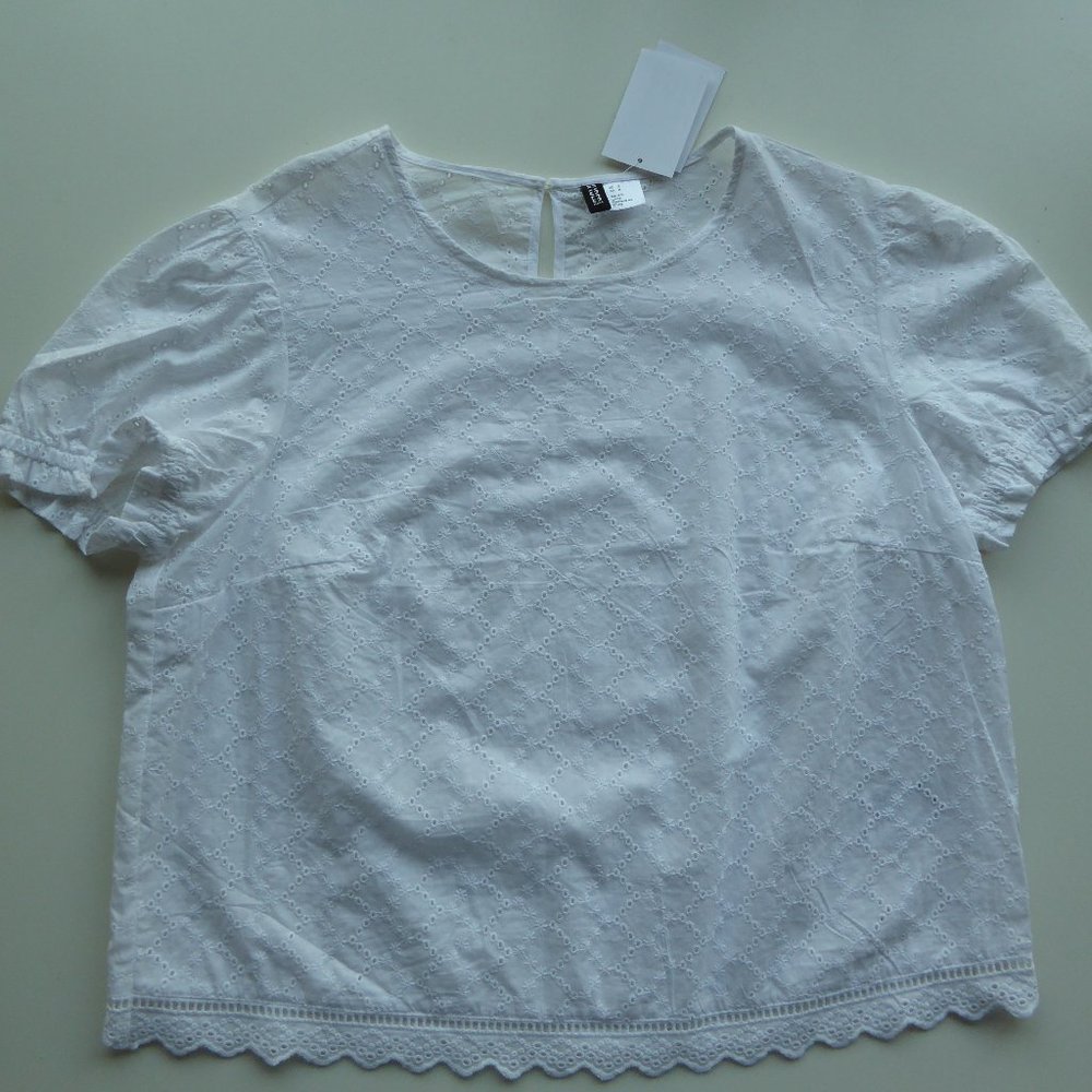 NWT--H&M white top